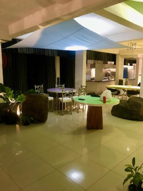 Niasha Hotell Mangalore Exteriör bild